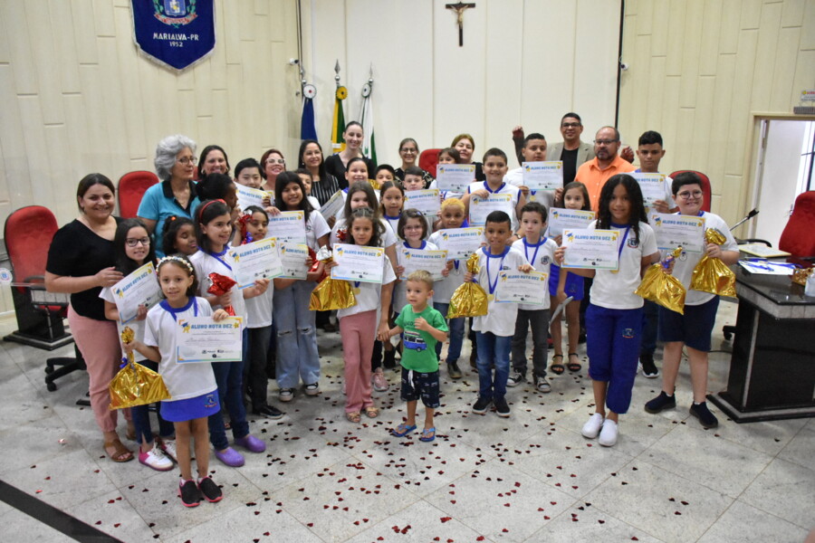 premiacao-aluno-nota-dez