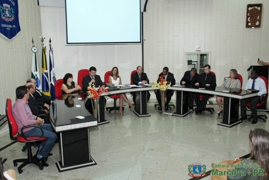 camara-faz-mocao-de-homenagem-e-reconhecimento-a-mulher-marialvense