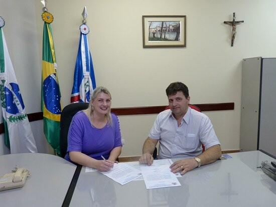 tomou-posse-a-nova-advogada-da-camara-municipal-a-sra-leandra-vecchi-gorski-costa