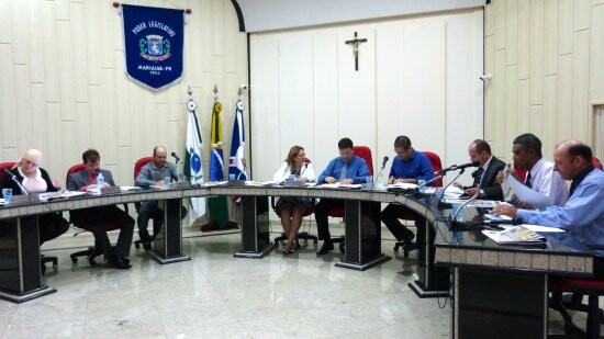 tres-vereadores-mudam-de-partido