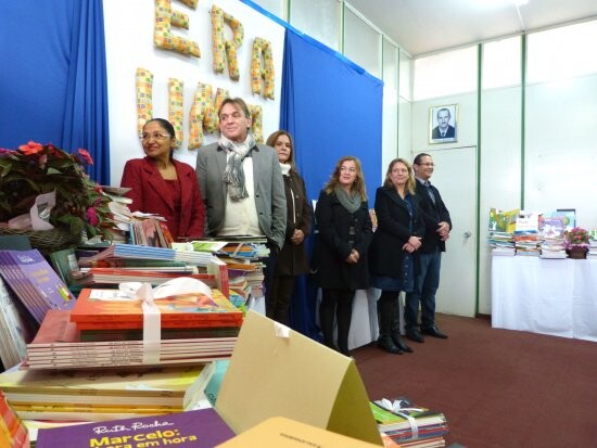 vereadores-participam-da-entrega-de-livros-a-rede-de-ensino-fundamental