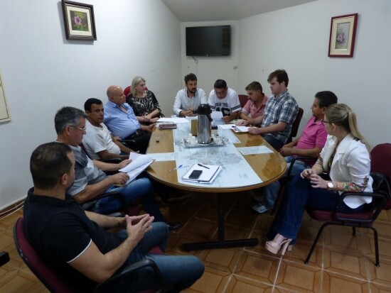 vereadores-se-reunem-com-proprietarios-de-lotes-da-zona-rural