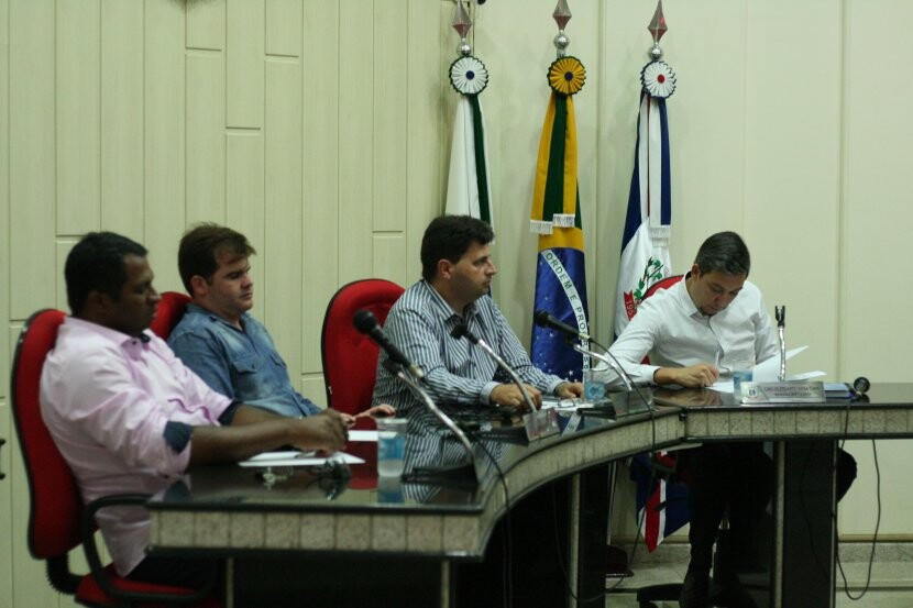 vereadores-apresentam-emenda-ao-projeto-que-vincula-cpf-a-conta-de-agua-e-esgoto-do-saema