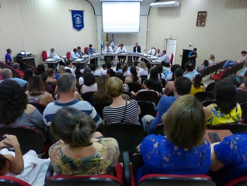 criacao-de-46-vagas-para-diversos-cargos-e-alteracoes-na-carga-horaria-de-medicos-e-tecnicos-de-enfermagem-e-aprovada