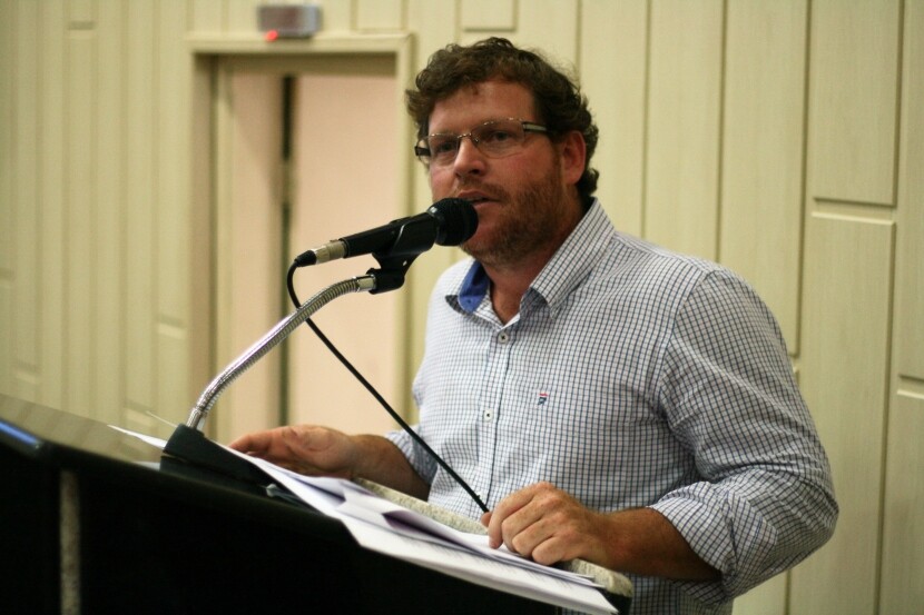 camara-aprova-decreto-que-concede-ferias-ao-prefeito-victor-martini