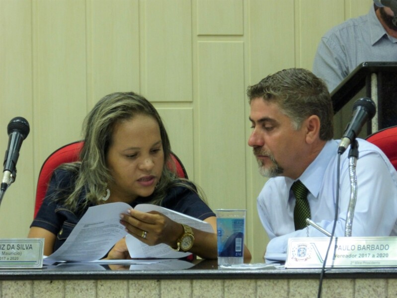 camara-aprova-mocao-de-aplausos-a-professores-aposentados-do-municipio