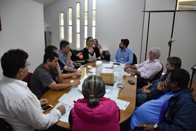 nova-coordenadora-da-clinica-odontologica-se-reune-com-os-vereadores
