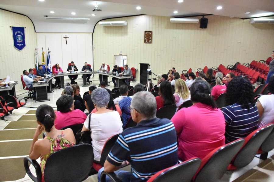 camara-aprova-reajuste-salarial-de-4-para-servidores-municipais