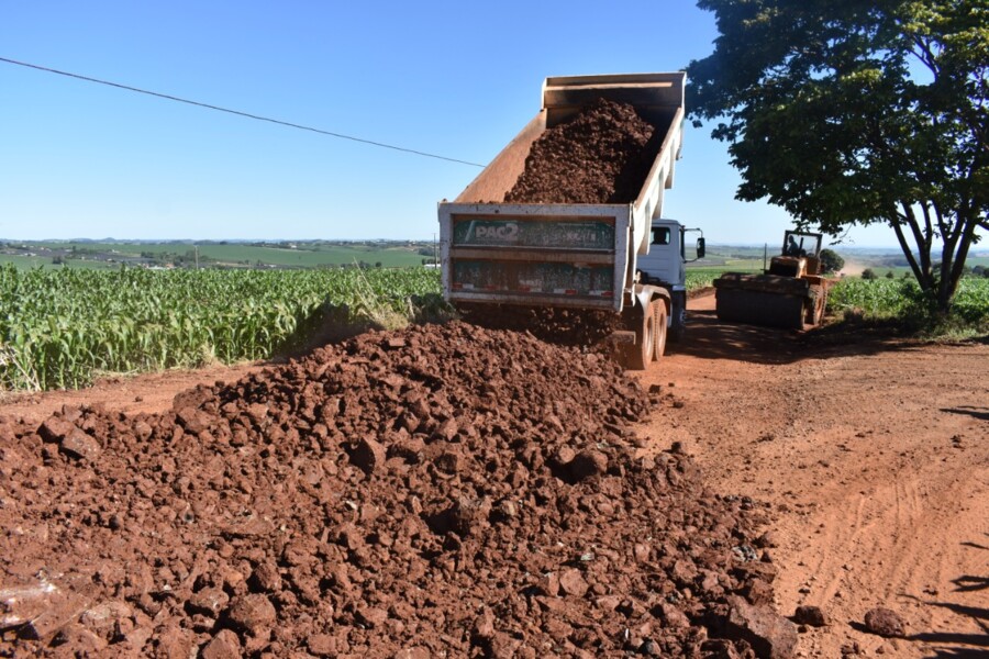 marialva-podera-firmar-termo-de-cooperacao-com-municipio-de-floresta-para-recuperacao-de-estradas-rurais