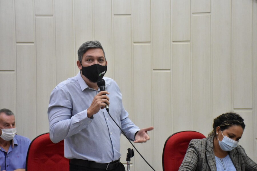 vereador-coco-requer-informacoes-sobre-a-entrega-de-telhas-a-populacao-atingida-pelas-chuvas