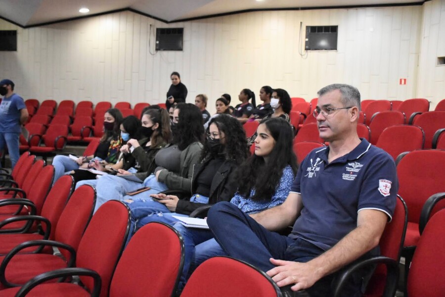 projeto-jovens-cidadaos-leva-alunas-da-1-serie-do-ensino-medio-para-acompanhar-a-sessao-da-camara-municipal