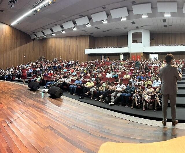 camara-aprova-isencao-de-tarifa-minima-para-eventos-religiosos-assistenciais-e-educacionais-no-teatro-sonia-silvestre